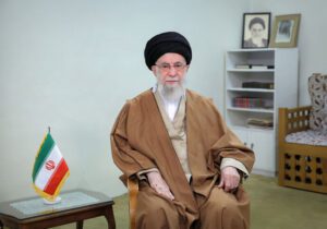 رهبر انقلاب در پیامی به مناسبت آغاز سال ۱۴۰۴ هجری شمسی، سال جدید را سال «سرمایه‌گذاری برای تولید» نام نهادند