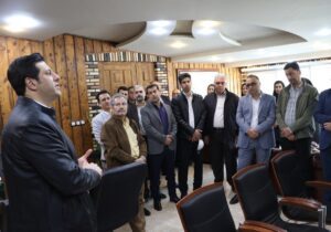 کارکنان شهرداری لاهیجان از زحمات رضا زنده دل، قدردانی کردند