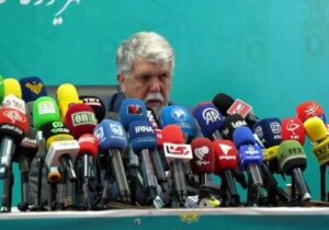 وزیر فرهنگ در نشست با اهالی رسانه خبر داد؛  «فرهنگ کارت» با اعتبار ۱۵ میلیون تومانی برای ۱۰۰ هزار نفر از اصحاب فرهنگ و هنر
