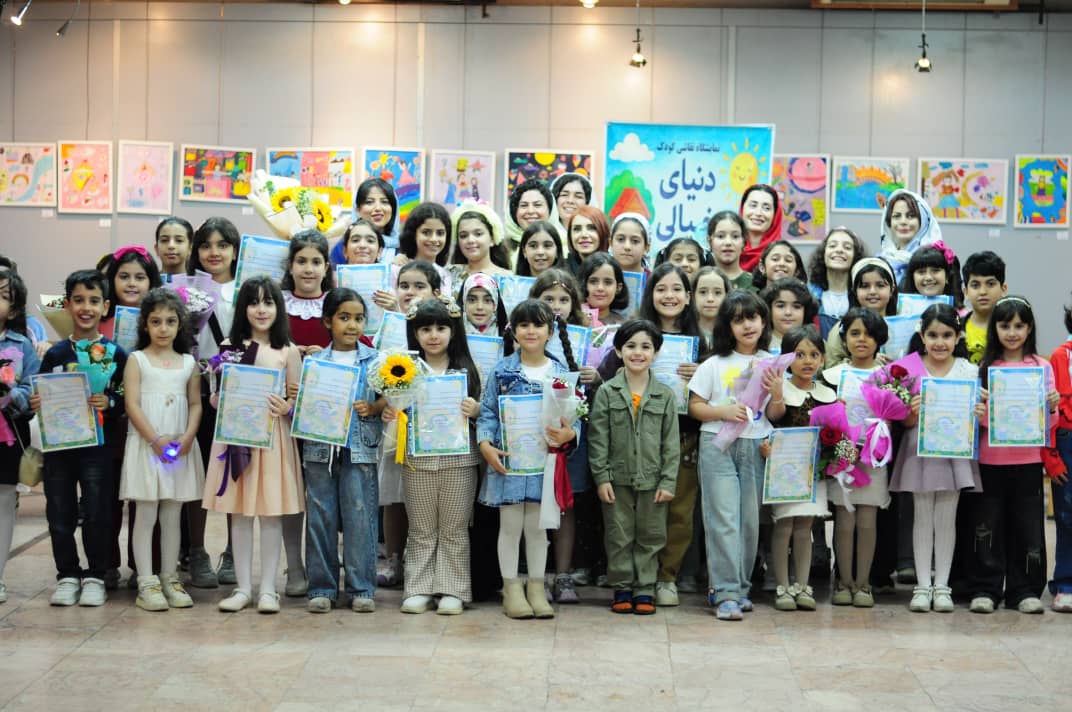 استقبال از برپایی نمایشگاه نقاشی کودک «دنیای خیالی من» در رشت 