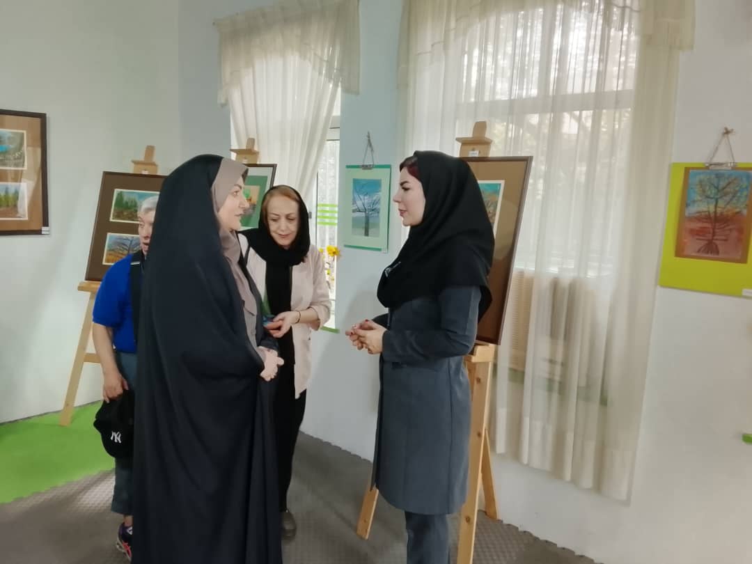 برپایی نمایشگاه نقاشی و هنرهای دستی افراد بالای ۶۰ سال در خانه خورشید سیاهکل، با حضور «دکتر سیده زهرا میراعلمی» فرماندار شهرستان 