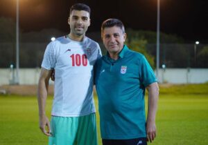 پیراهن «یکصد» تیم ملی بر تن طارمی