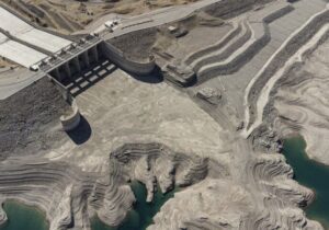 نیروگاه سد کرخه از مدار تولید برق خارج شد