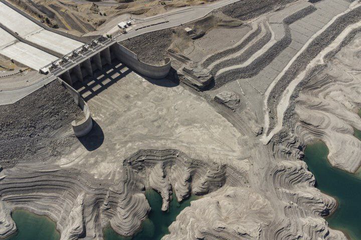 نیروگاه سد کرخه از مدار تولید برق خارج شد