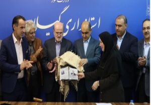 رونمایی از کتاب «مثل برگ»؛ روایتی از زندگی پدر فیزیولوژی گیاهی ایران در لنگرود