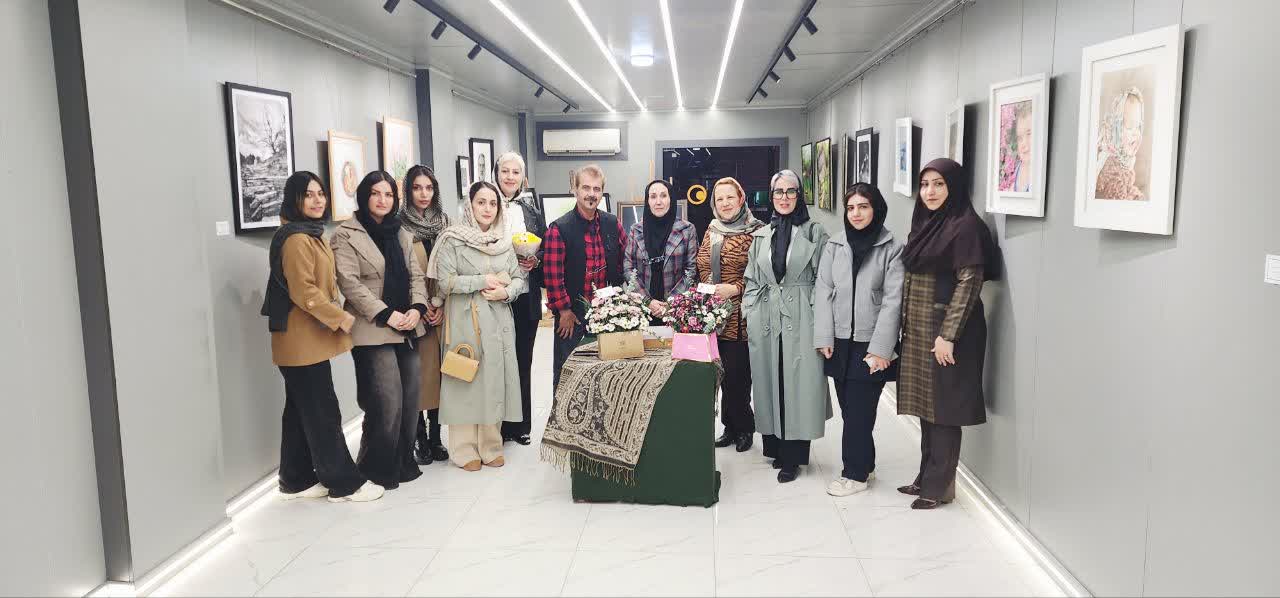 برپایی نمایشگاه « نور بمان » در آستانه ی میلاد بانوی آب و آینه در لنگرود