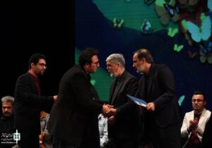 افتخار آفرینی نمایش خیابانی « مرغ شیشه ای » به کارگردانی «صادق حسین پور» در جشنواره تئاتر فجر