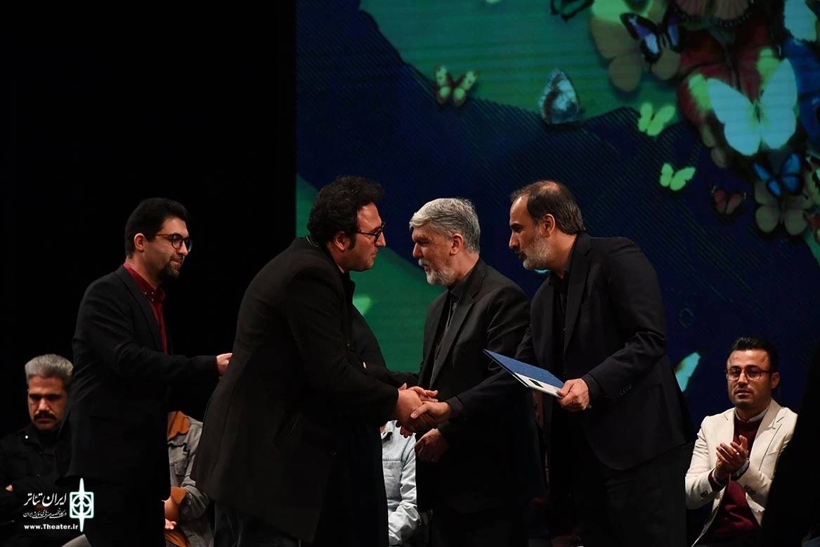 افتخار آفرینی نمایش خیابانی « مرغ شیشه ای » به کارگردانی «صادق حسین پور» در جشنواره تئاتر فجر