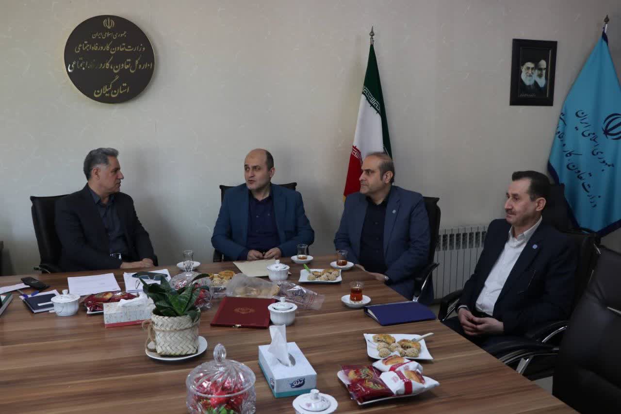 لقمانی: خدمات درمانی کارگران حداقل تا دو ماه حتی بدون ارائه لیست بیمه ادامه دارد