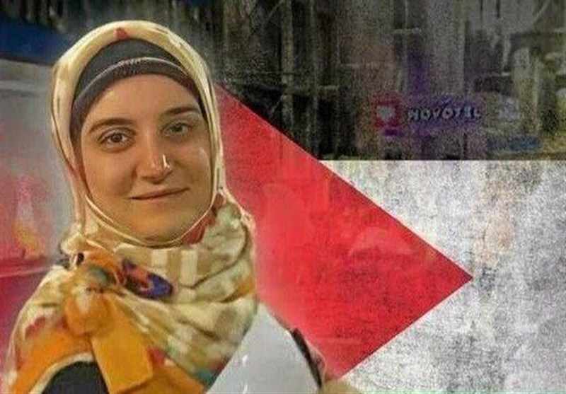 ورود «مهدیه اسفندیاری» به کشور پس آزادی از زندان فرانسه