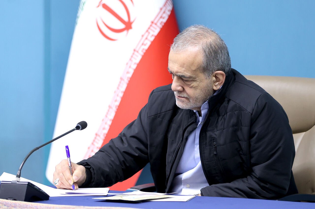 تجلیل رئیس جمهور از «ندا سلیمی» پرستار فداکار 