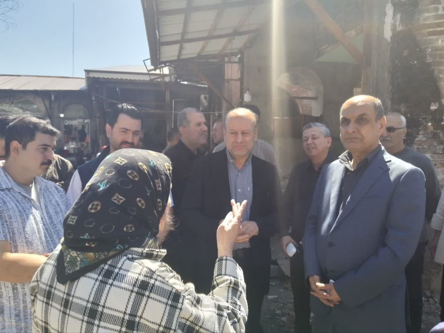 بازدید سرزده استاندار گیلان از روند بازسازی بازار سوخته رشت