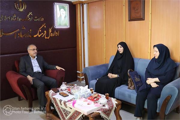 «حدیث دادرس» به عنوان مدیر جدید هنرستان دخترانه هنرهای زیبای زینبیه رشت معرفی شد